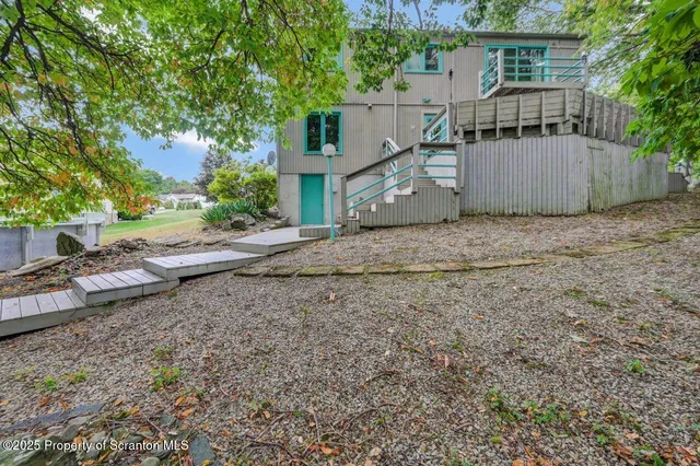 $340,000 | 162 Edgewood Drive East, Clarks Summit, PA 18411