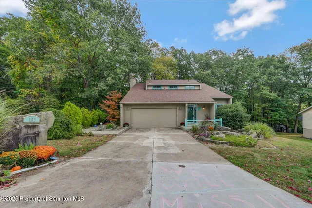 $340,000 | 162 Edgewood Drive East, Clarks Summit, PA 18411