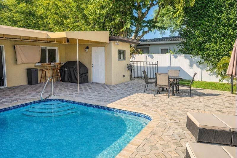 730 Southeast 3rd Terrace Pompano Beach, FL 33060 - Photo 17 of 25 Photo 17