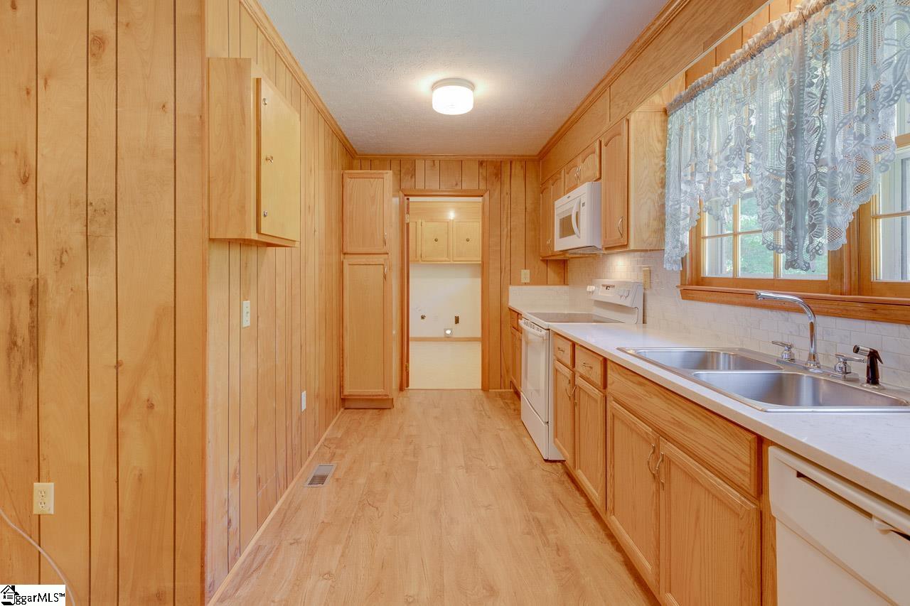 41 Bates Crossing Road Travelers Rest, SC 29690 - Photo 20 of 36