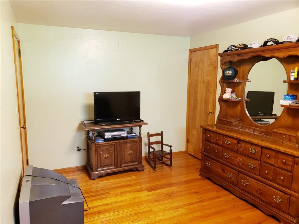 3815 Henderson Road Hickory, PA 15340 - Photo 17 of 21