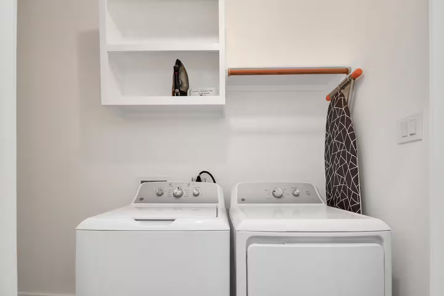 5718 Beall Street, Unit D Houston, TX 77091 - Photo 40 of 41 a utility room with dryer and washer