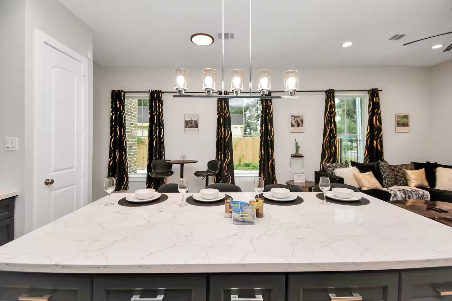 5718 Beall Street, Unit D Houston, TX 77091 - Photo 4 of 41