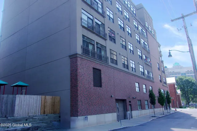 $359,900 | 17 Chapel Street, Unit 303, Albany, NY 12210