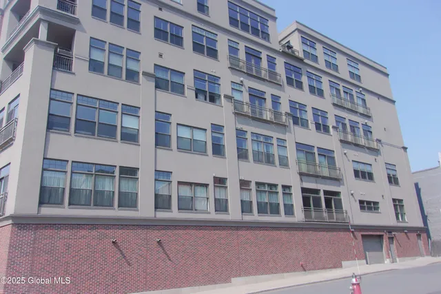 $359,900 | 17 Chapel Street, Unit 303, Albany, NY 12210