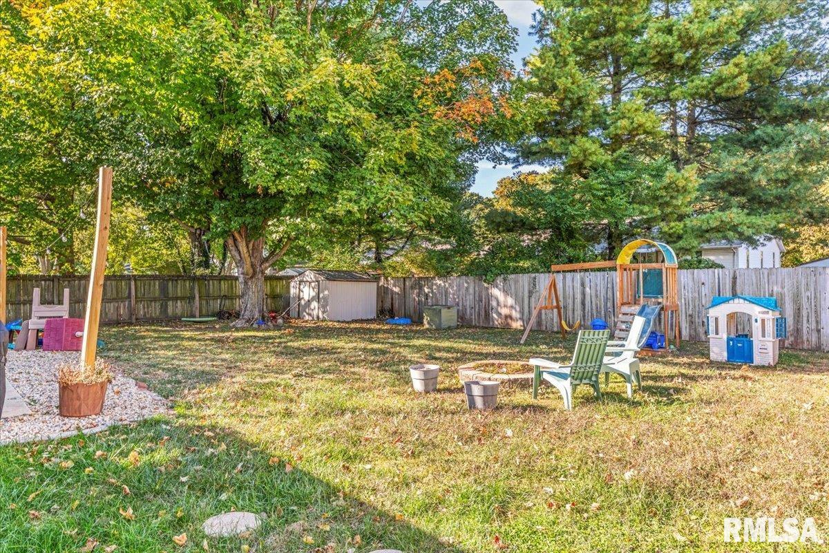 2229 Trowbridge Road Springfield, IL 62703 - Photo 33 of 37