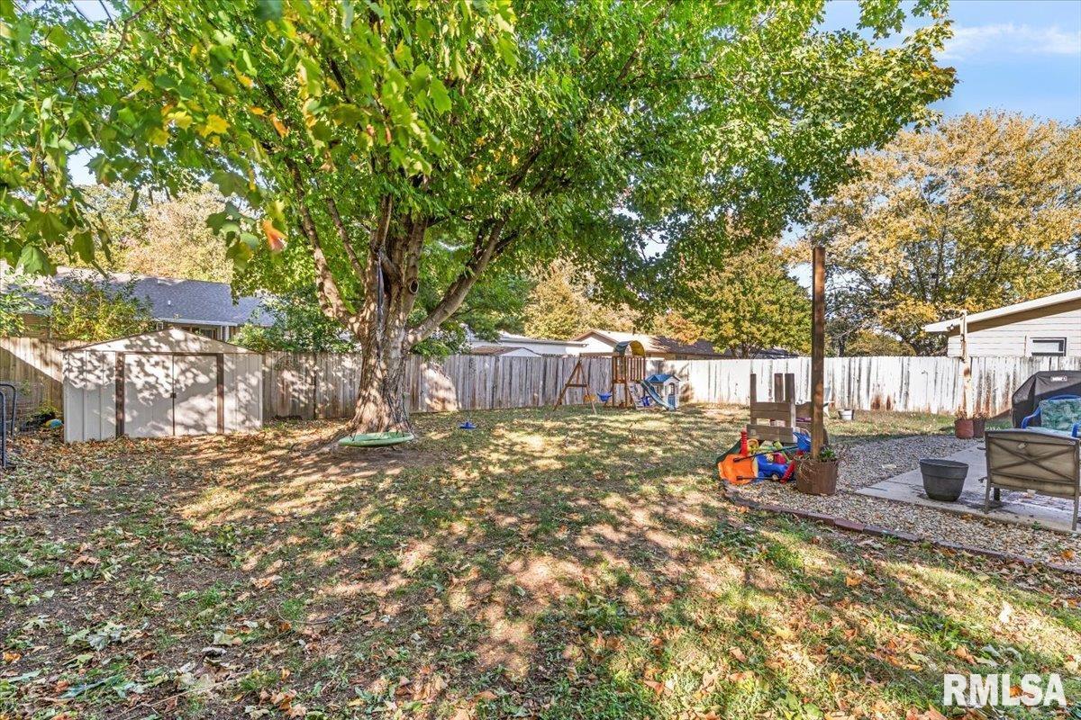 2229 Trowbridge Road Springfield, IL 62703 - Photo 34 of 37