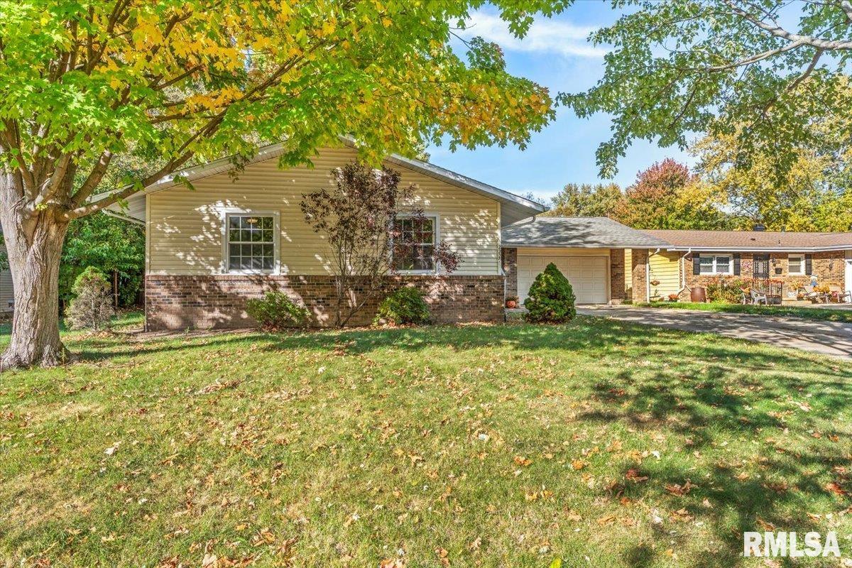 2229 Trowbridge Road Springfield, IL 62703 - Photo 4 of 37
