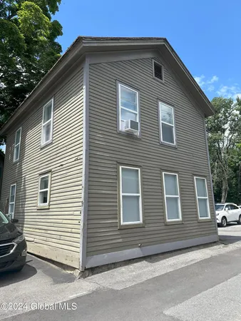 $2,600 | 9 Bolster Lane Northeast, Saratoga Springs, NY 12866