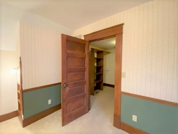 $295,000 | 317 East Smith Street, Hesston, KS 67062