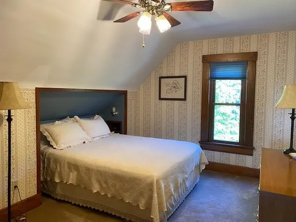 $295,000 | 317 East Smith Street, Hesston, KS 67062