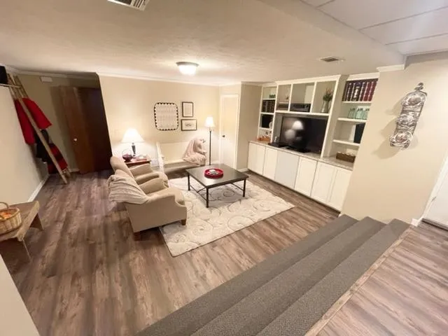 $295,000 | 317 East Smith Street, Hesston, KS 67062