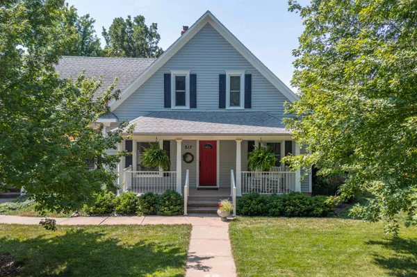 $295,000 | 317 East Smith Street, Hesston, KS 67062
