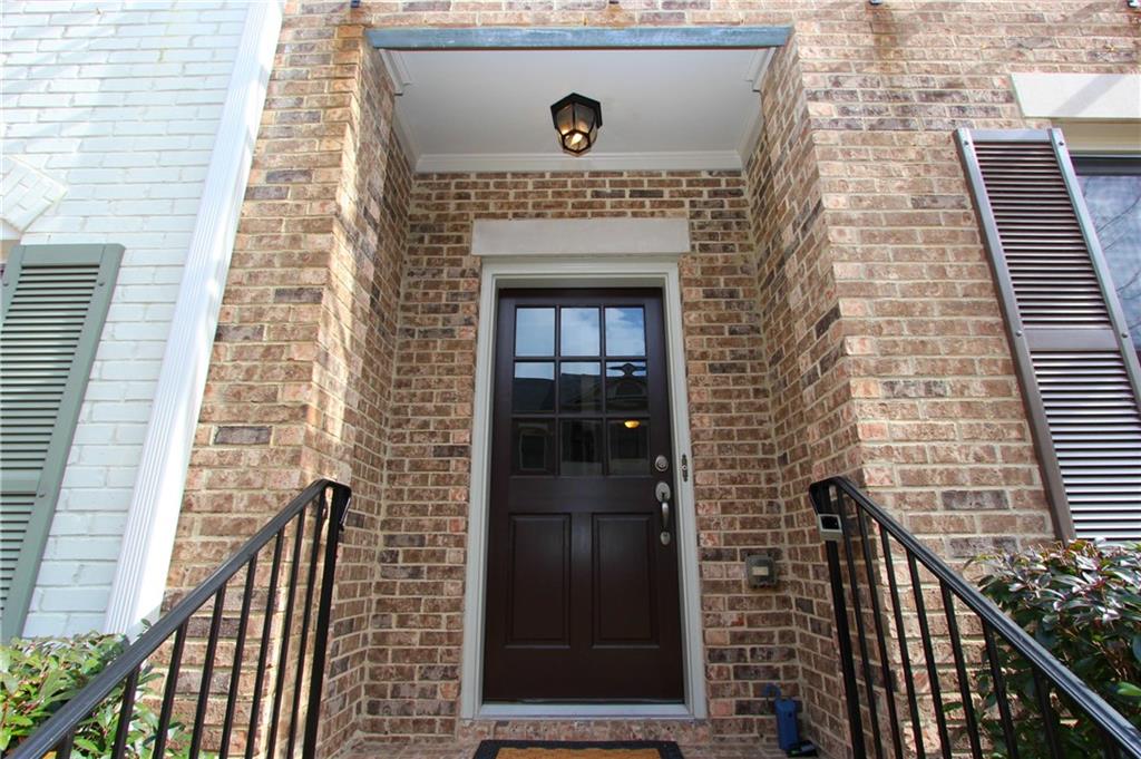 160 West Ridge Way Roswell, GA 30076 - Photo 2 of 30