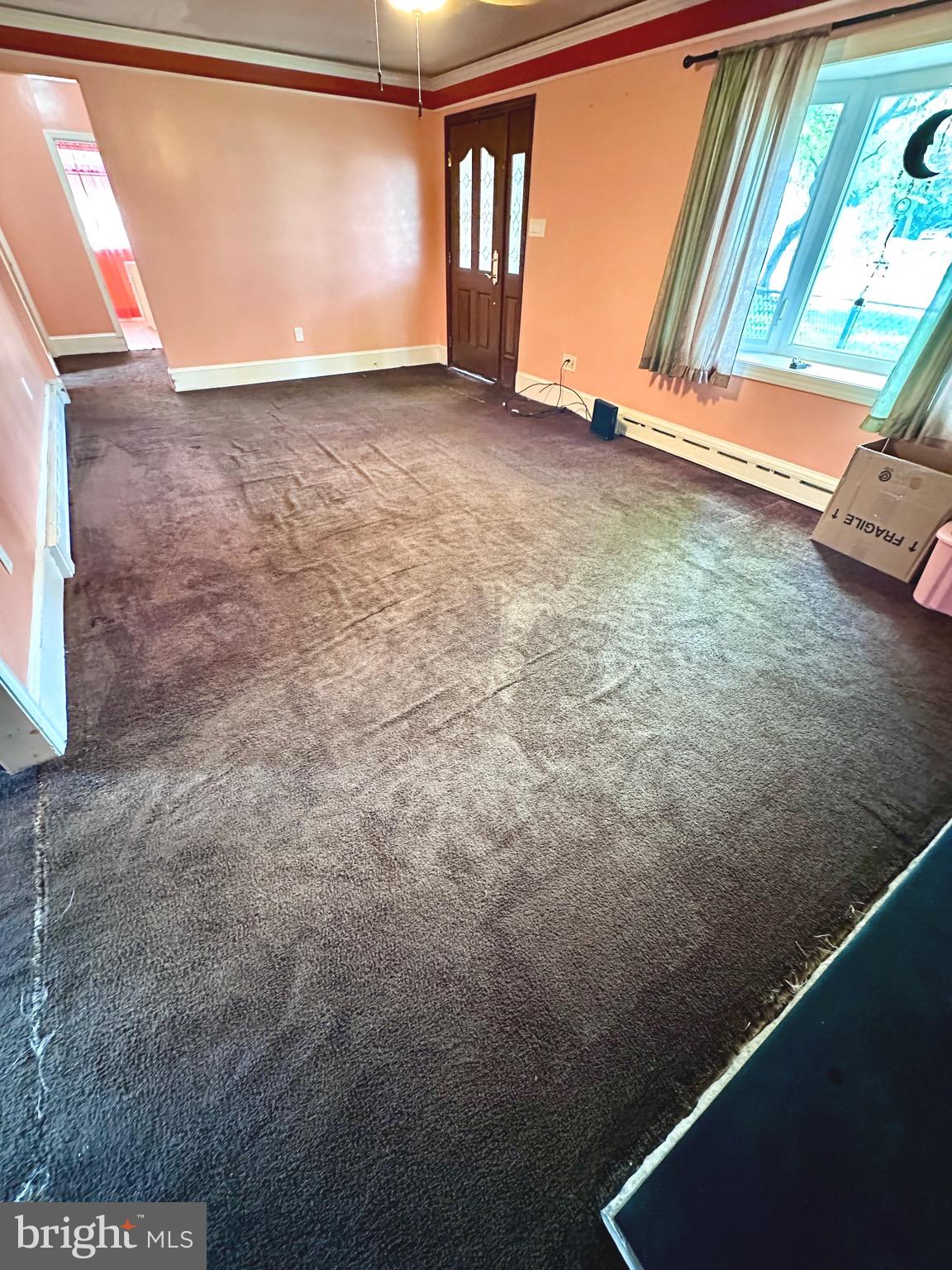 9109 Verree Road Philadelphia, PA 19115 - Photo 3 of 29 Living room