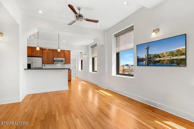 $2,500 | 531 South Gay Street, Unit 702, Knoxville, TN 37902