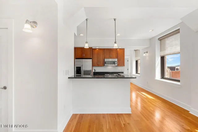 $2,500 | 531 South Gay Street, Unit 702, Knoxville, TN 37902