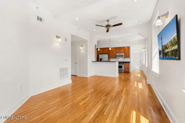 $2,500 | 531 South Gay Street, Unit 702, Knoxville, TN 37902