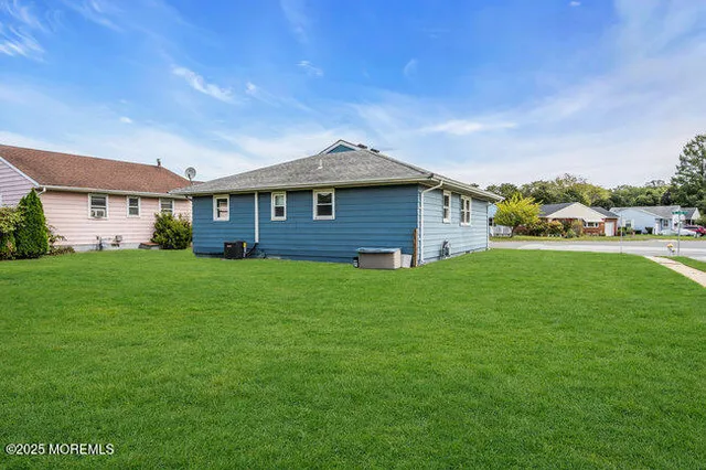 $299,000 | 74 Fox Glove Run, Toms River, NJ 08755