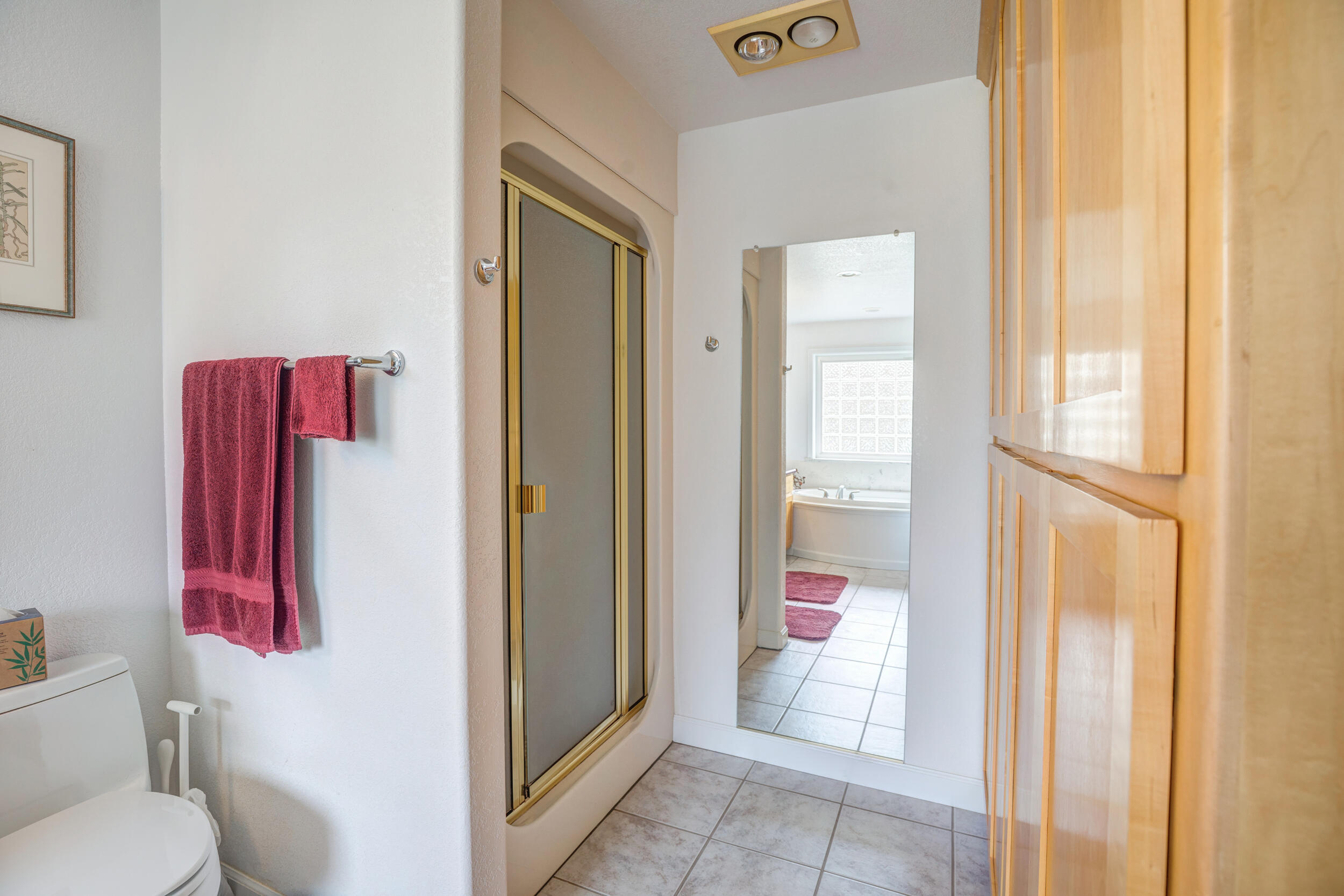 1570 Dick George Road Cave Junction, OR 97523 - Photo 23 of 41 Primary Bathroom