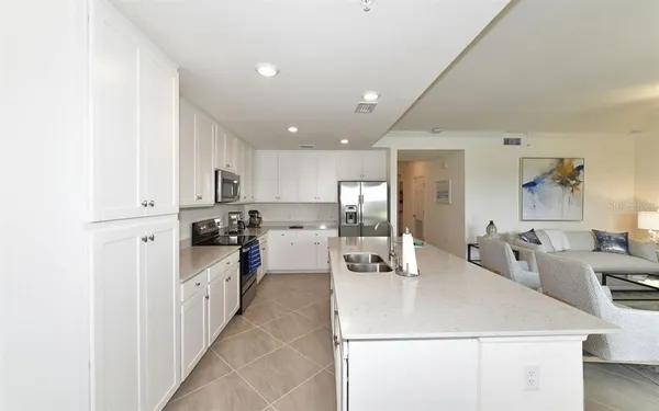$2,600 | 17724 Gawthrop Drive, Unit 103, Bradenton, FL 34211