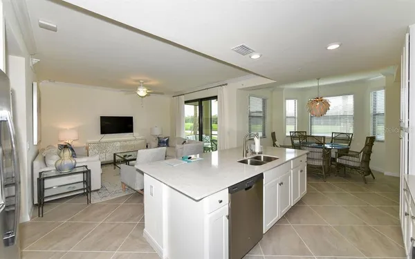 $2,600 | 17724 Gawthrop Drive, Unit 103, Bradenton, FL 34211