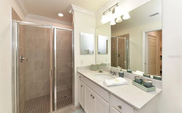 $2,600 | 17724 Gawthrop Drive, Unit 103, Bradenton, FL 34211