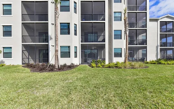 $2,600 | 17724 Gawthrop Drive, Unit 103, Bradenton, FL 34211