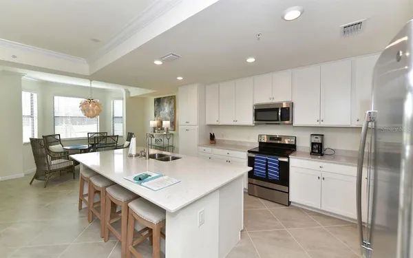 $2,600 | 17724 Gawthrop Drive, Unit 103, Bradenton, FL 34211