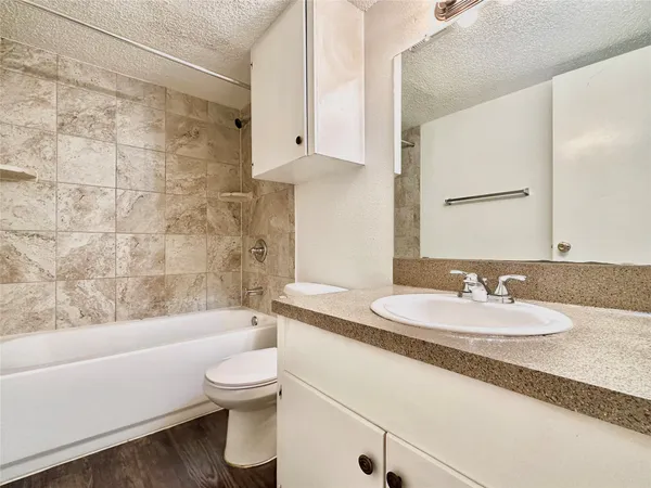 $800 | 2808 Whitis Avenue, Unit C108, Austin, TX 78705