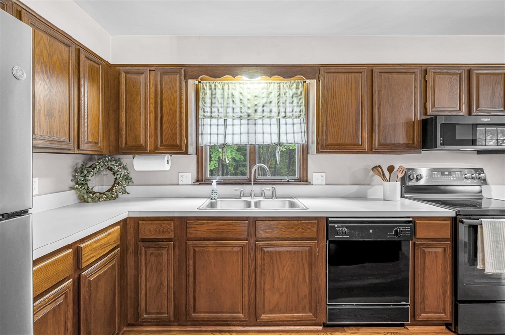 231 Edgewood Road West Springfield, MA 01089 - Photo 12 of 40