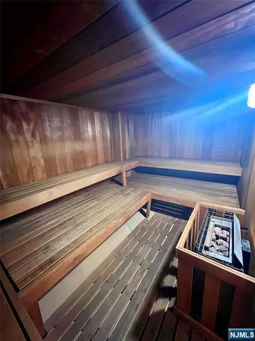 $3,700 | 2 Claridge Drive, Unit 11JE, Verona, NJ 07044