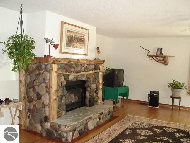 7555 Brigham Road West Grawn, MI 49637 - Photo 3 of 8 1662978-2.JPG