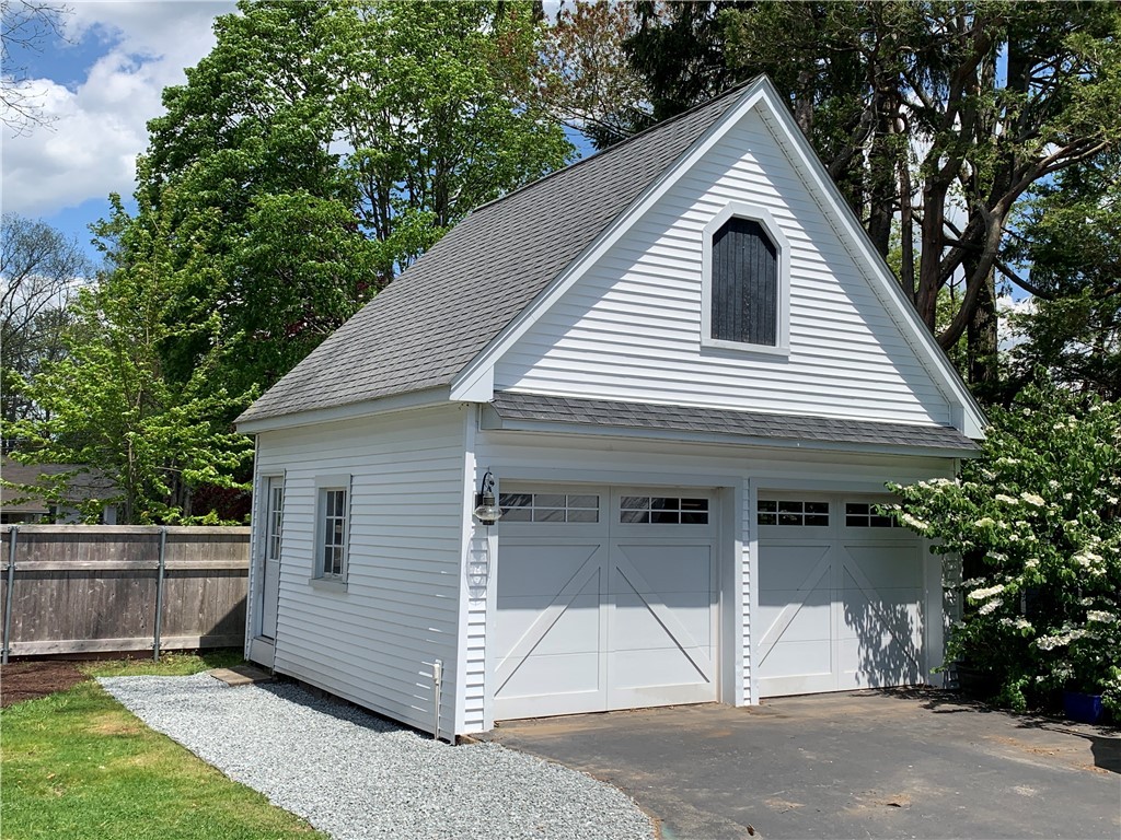 33 Beach Road Bristol, RI 02809 - Photo 2 of 37 Garage & Loft
