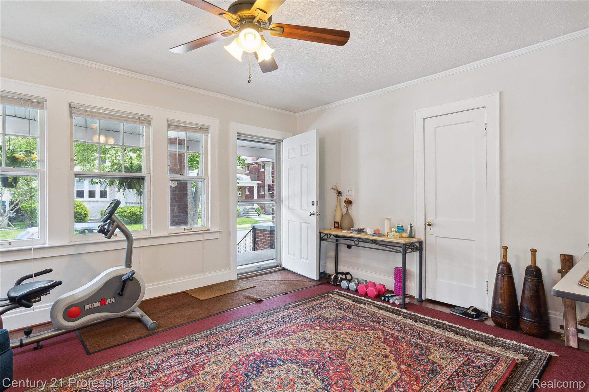 949 Nottingham Road Grosse Pointe, MI 48230 - Photo 12 of 56 Gallery Image 12