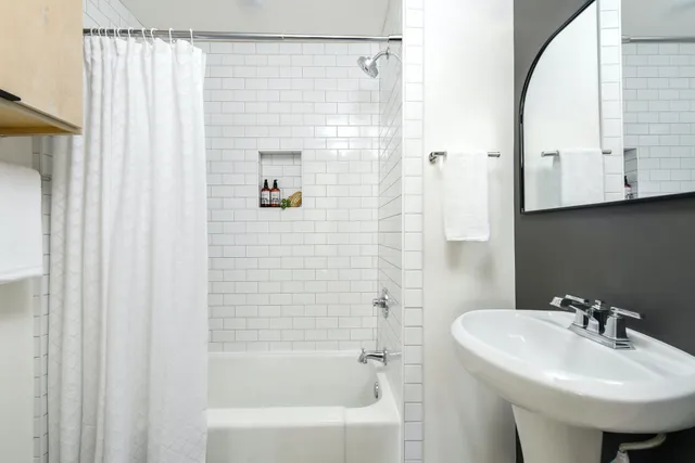 a view of yard with trees