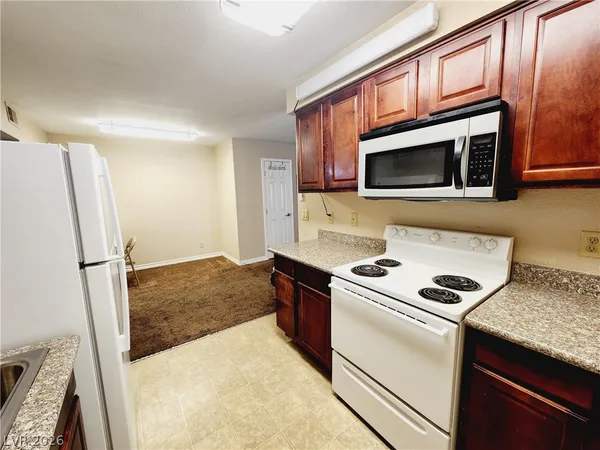 $1,050 | 5405 Indian River Drive, Unit 394, Las Vegas, NV 89103