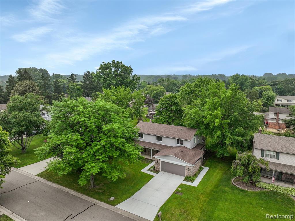 684 Abbey Court Rochester, MI 48307 - Photo 3 of 33