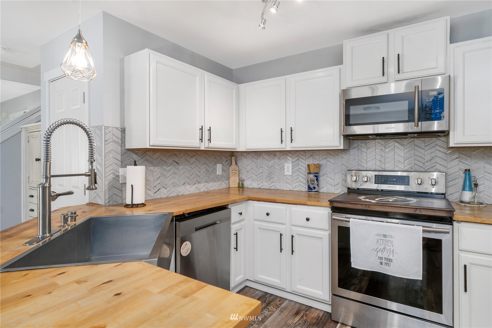 1429 Rooklidge Street DuPont, WA 98327 - Photo 11 of 36 Gallery Image 11