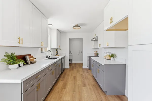 $374,999 | 4874 East Clinton Way, Fresno, CA 93703