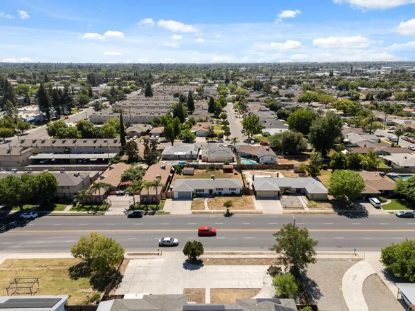 $374,999 | 4874 East Clinton Way, Fresno, CA 93703