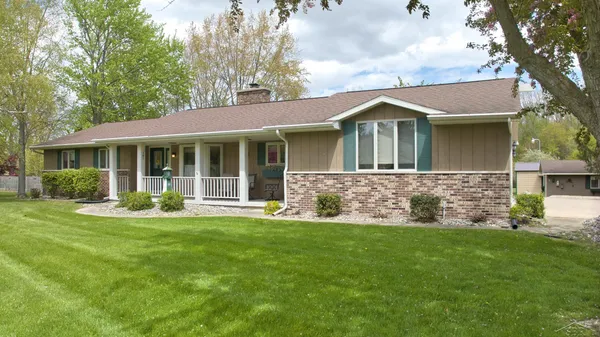 $499,900 | 5220 North River Road, Freeland, MI 48623