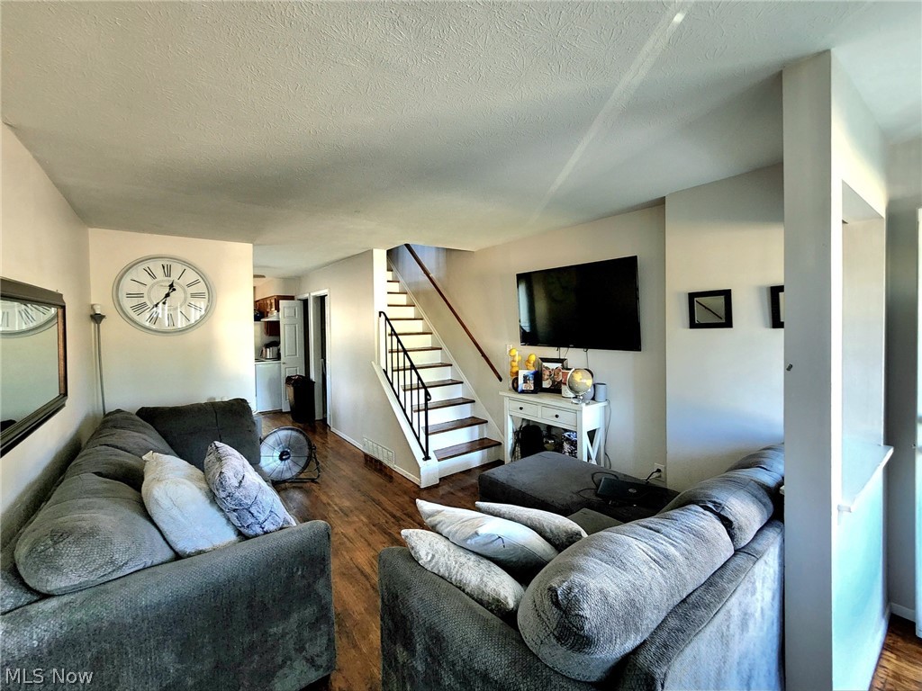 4844 Lee Road Cleveland, OH 44128 - Photo 3 of 30 Gallery Image 3