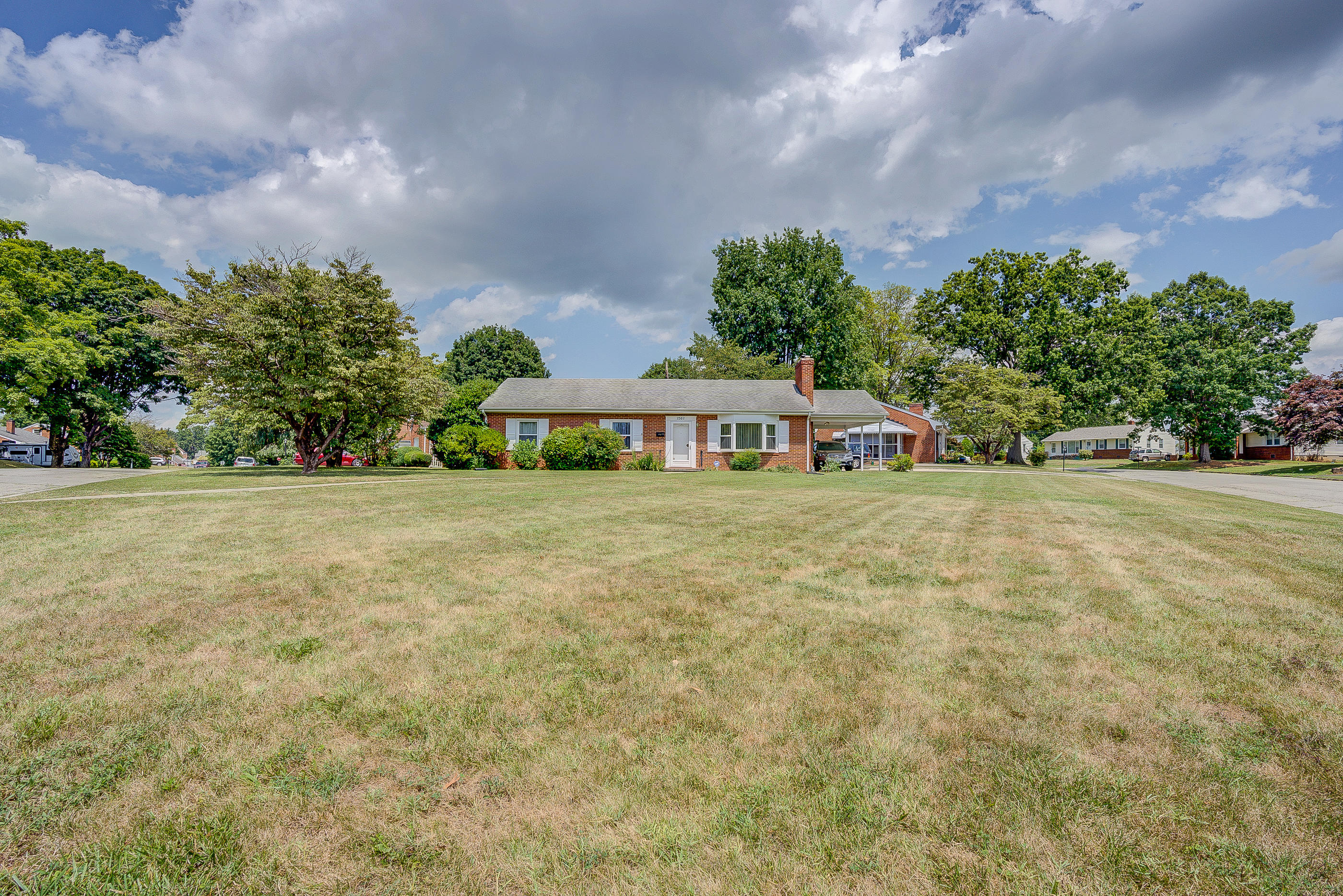 2382 Howard Road Southwest Roanoke, VA 24015 - Photo 2 of 7 2382 Howard Rd SW