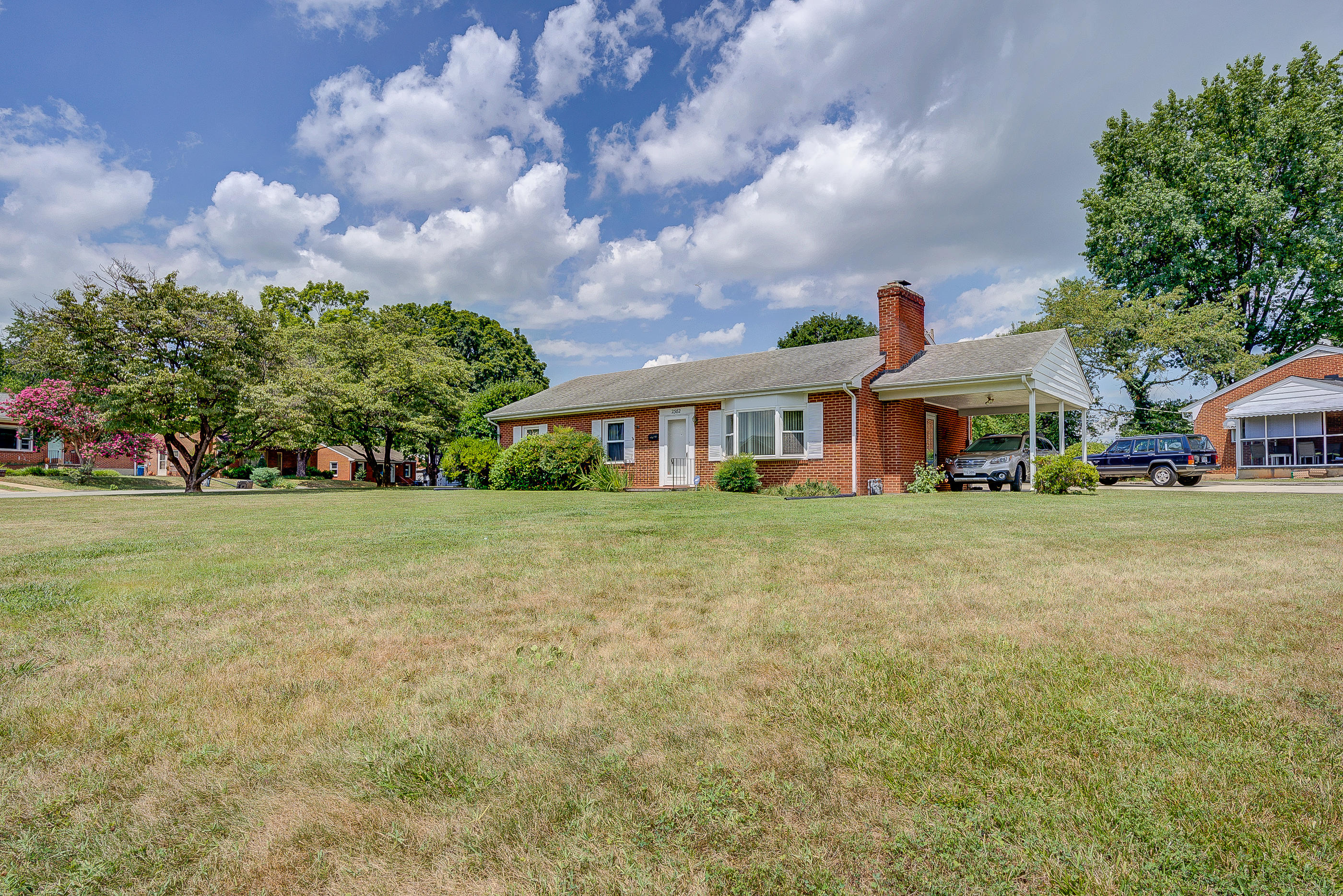 2382 Howard Road Southwest Roanoke, VA 24015 - Photo 3 of 7 2382 Howard Rd SW
