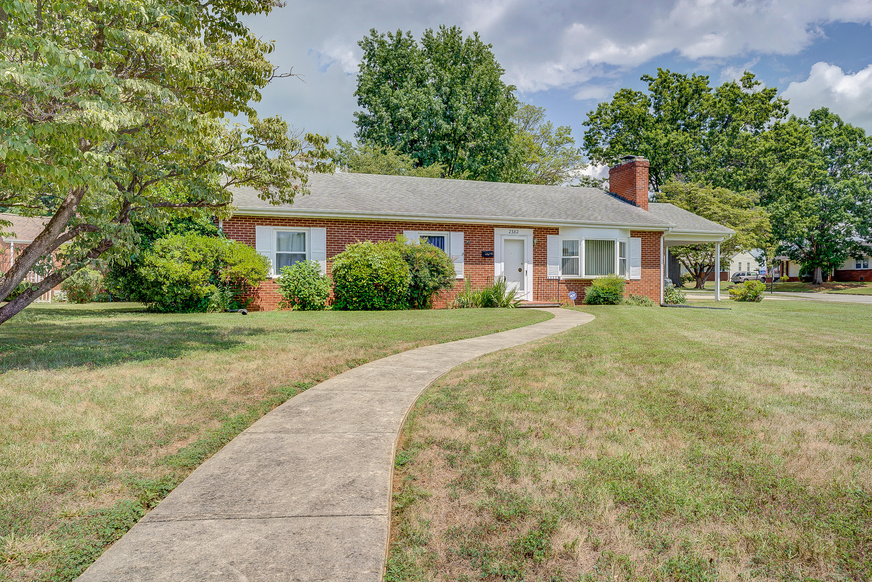 2382 Howard Road Southwest Roanoke, VA 24015 - Photo 5 of 7 2382 Howard Rd SW