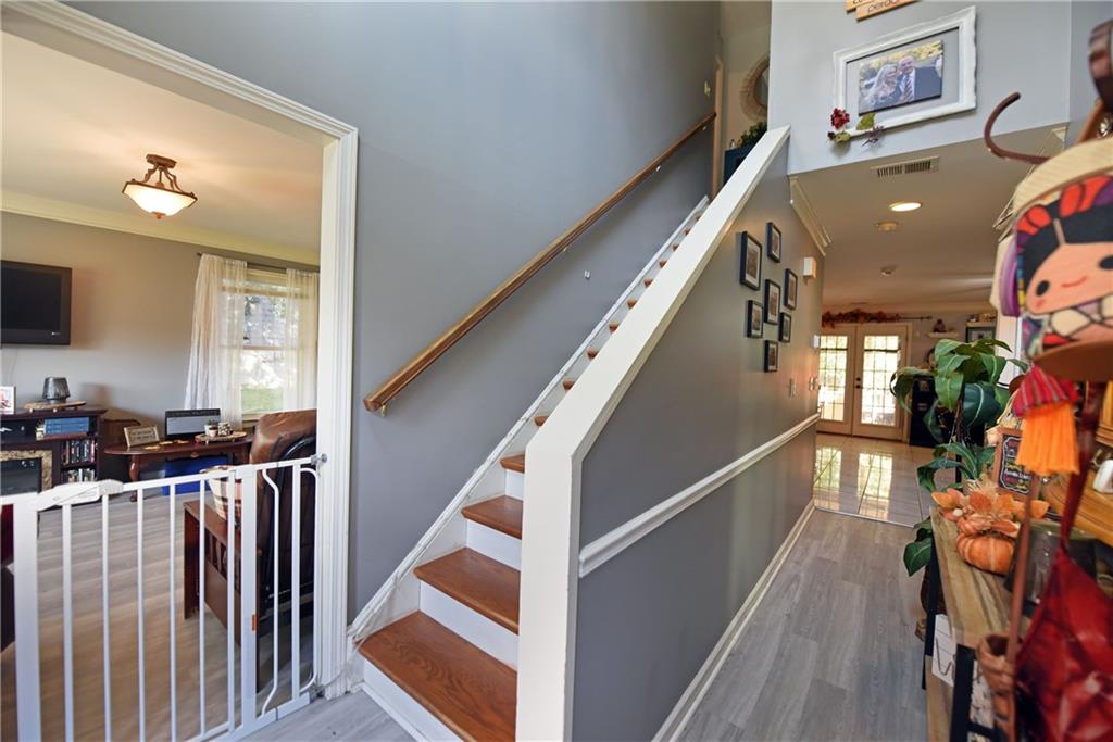 107 East Clinton Drive Southwest Rome, GA 30165 - Photo 2 of 38 a view of entryway