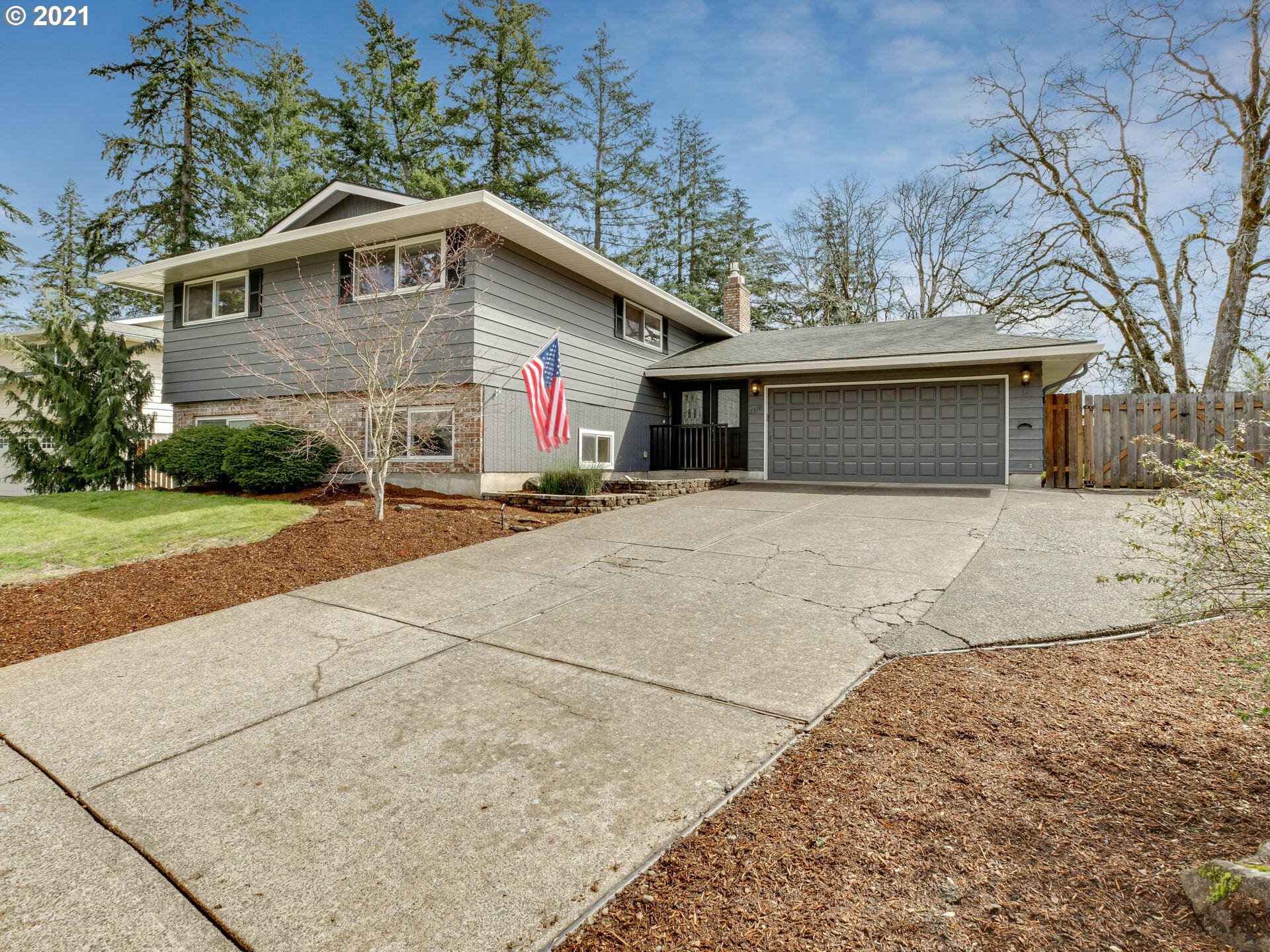 7510 Ridgewood Drive Gladstone, OR 97027 - Photo 1 of 31 Gallery Image 1