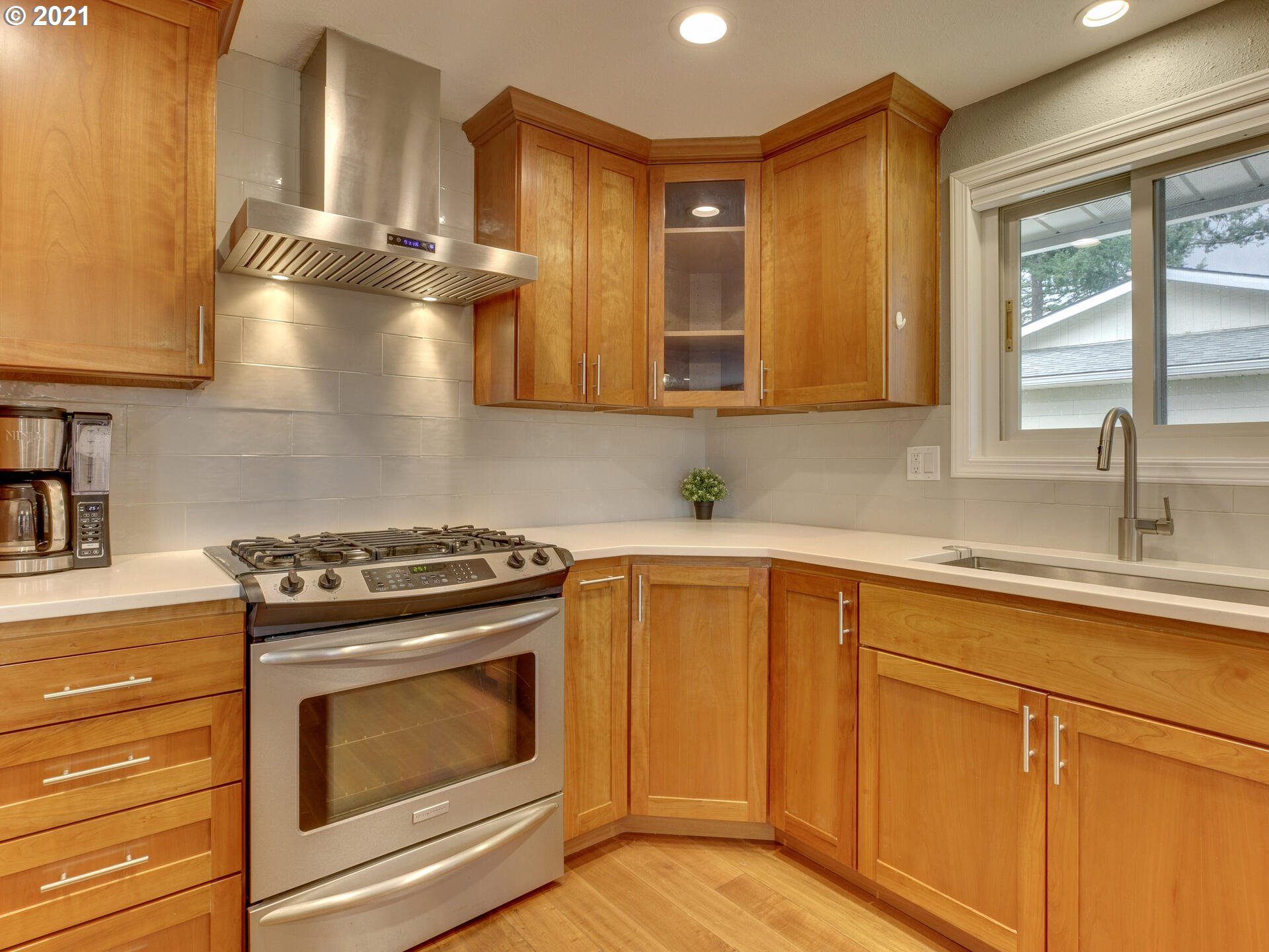 7510 Ridgewood Drive Gladstone, OR 97027 - Photo 11 of 31 Kitchen