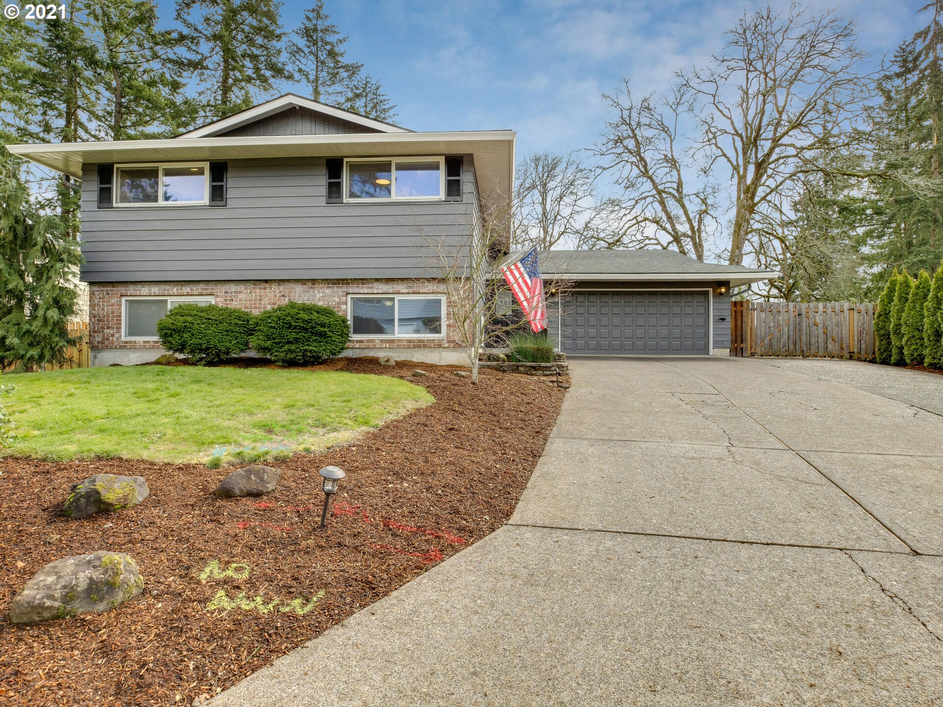 7510 Ridgewood Drive Gladstone, OR 97027 - Photo 2 of 31 Gallery Image 2